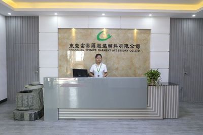 服裝輔料精選 耐水洗不脫色夏裝水洗標(biāo)，廠(chǎng)家專(zhuān)業(yè)批發(fā)訂做